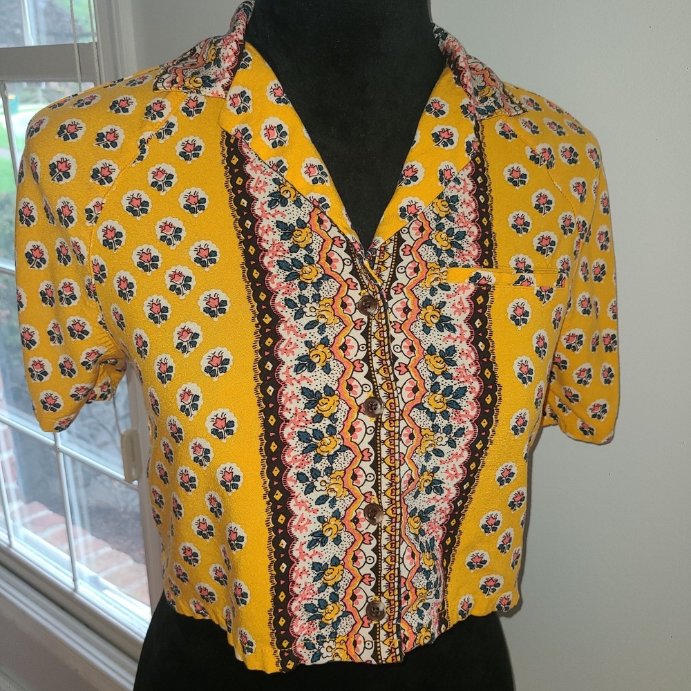 URBAN OUTFITTERS Noah Cropped Button Shirt Floral Yellow Cottagecore XS BoHo
